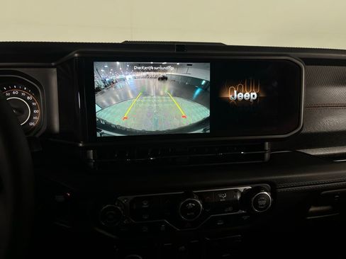 Certified 2025 Jeep Wrangler Unlimited Rubicon image 16