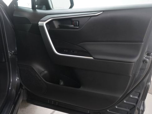 Used 2025 Toyota RAV4 LE image 9