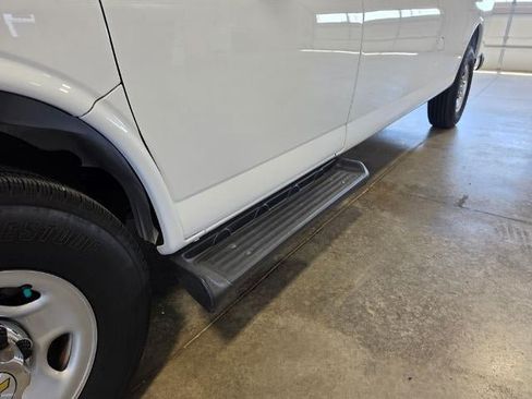 Used 2025 Chevrolet Express 3500 LT w/ LT Preferred Equipment Group RWD image 11