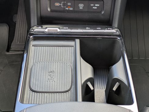 Certified 2025 Hyundai Tucson Limited AWD/4WD image 18
