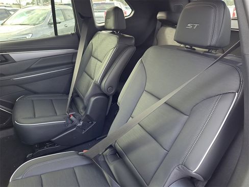 New 2026 Buick Enclave Sport Touring w/ LPO, Floor Liner Package image 19