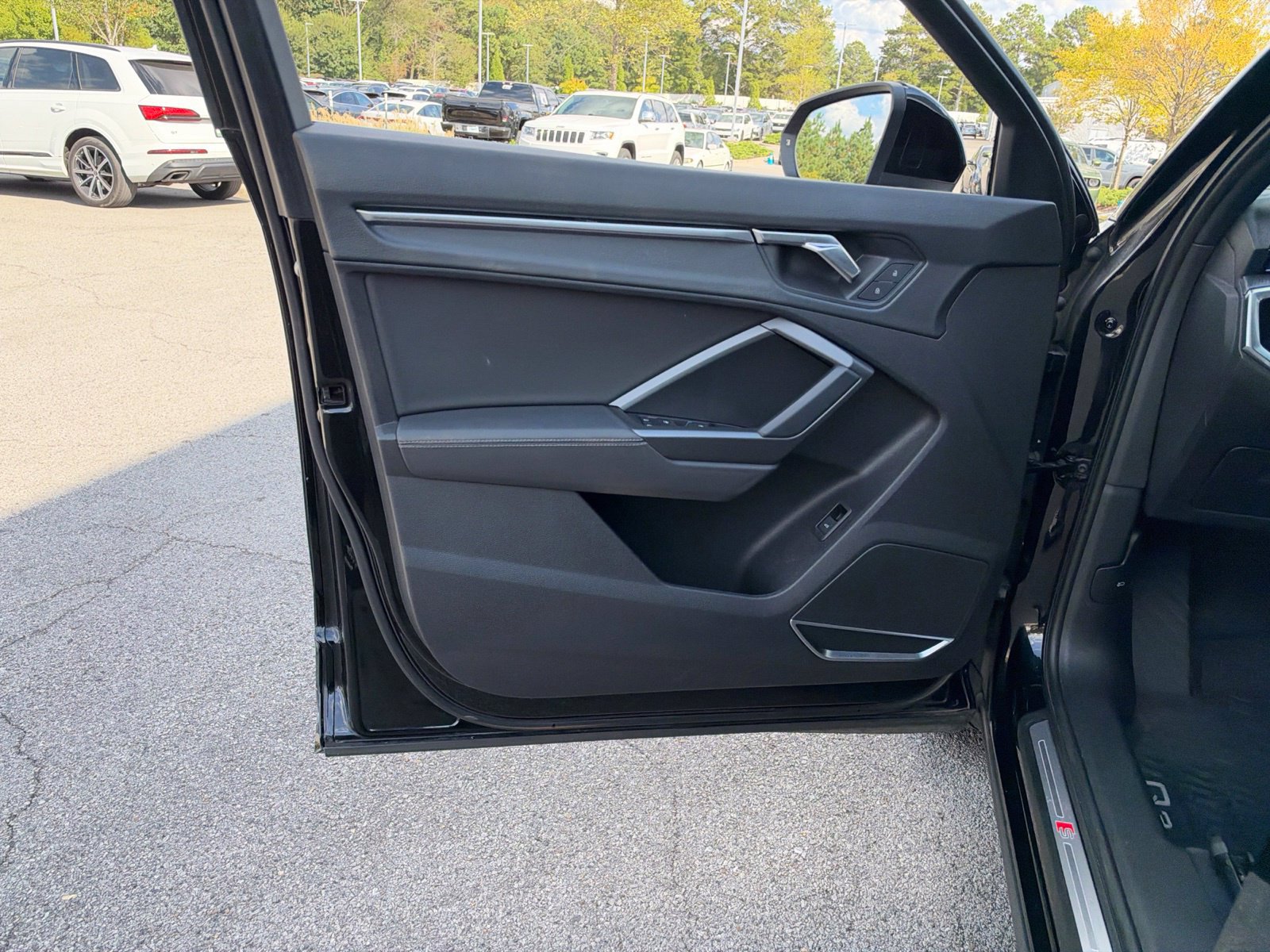 Used 2020 Audi Q3 2.0T Premium Plus w/ Premium Plus Package AWD/4WD image 28