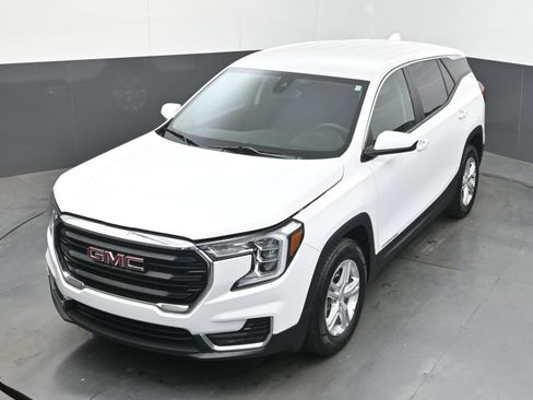 Used 2024 GMC Terrain SLE FWD image 33