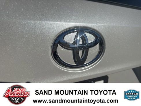 Used 2022 Toyota Highlander Platinum image 11