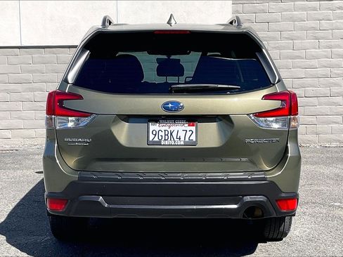 Used 2023 Subaru Forester Premium image 3