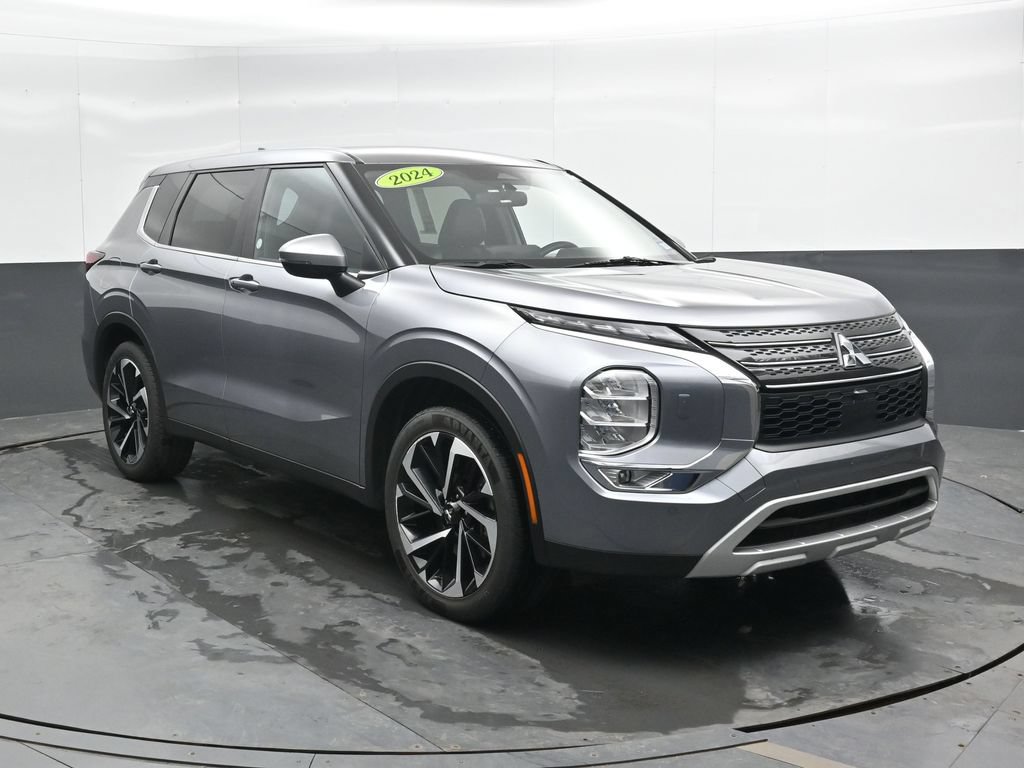 Used 2024 Mitsubishi Outlander SE AWD/4WD image 4
