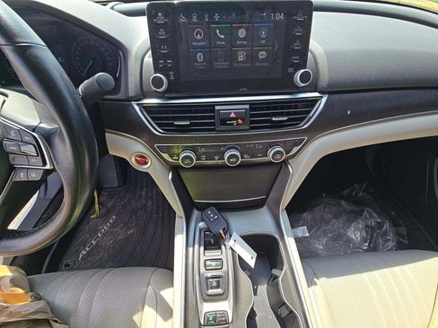 Used 2019 Honda Accord Touring image 8