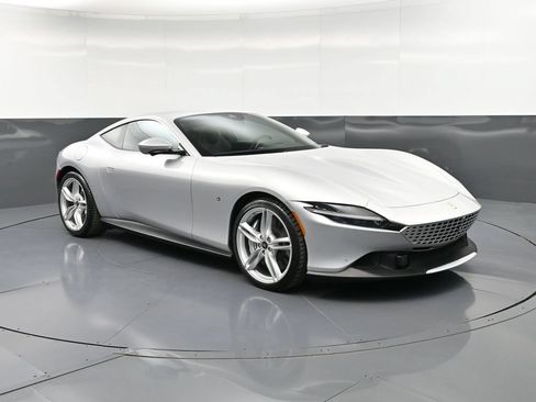 Used 2024 Ferrari Roma RWD image 10