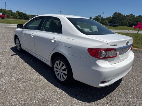 Used 2013 Toyota Corolla LE FWD image 9