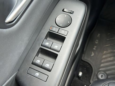 Certified 2024 Hyundai Kona Limited FWD image 21