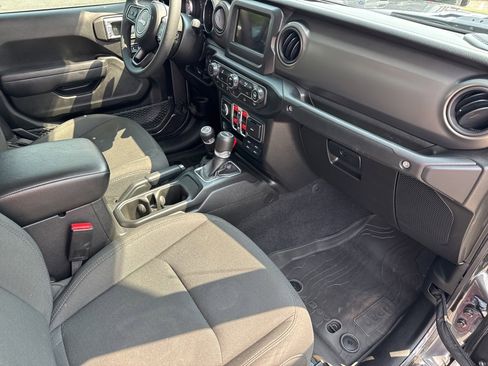 Used 2023 Jeep Gladiator Willys image 27