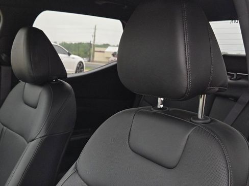 Used 2025 Hyundai Santa Cruz SEL FWD image 17