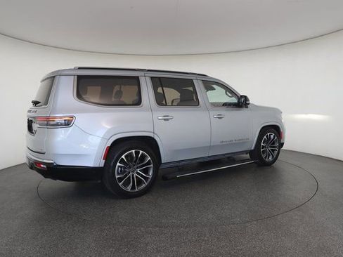 Used 2023 Jeep Grand Wagoneer Series III AWD/4WD image 19