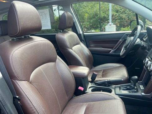 Used 2017 Subaru Forester 2.5i Touring w/ Popular Package #2 AWD/4WD image 18
