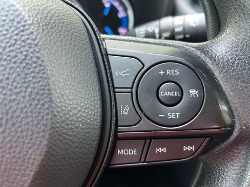 Used 2025 Toyota RAV4 XLE AWD/4WD image 19