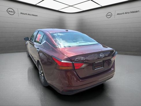 Certified 2025 Nissan Altima 2.5 SV FWD image 5