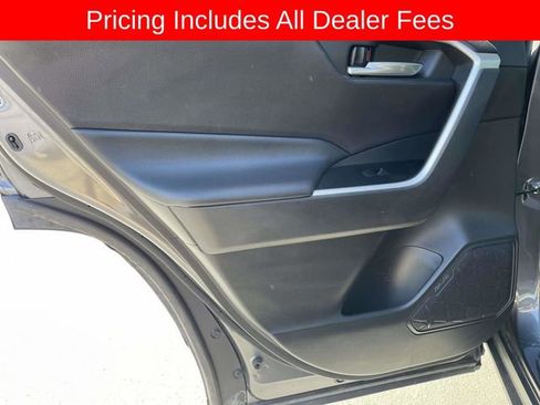 Used 2021 Toyota RAV4 XLE AWD/4WD image 16