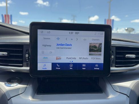 Certified 2022 Ford Explorer XLT w/ Equipment Group 202A RWD image 19