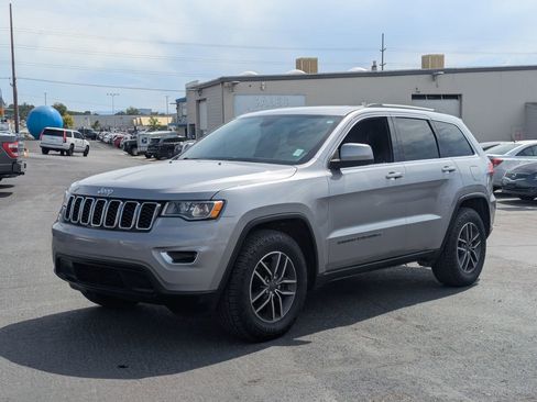 Used 2019 Jeep Grand Cherokee Laredo w/ Laredo X Package RWD image 9