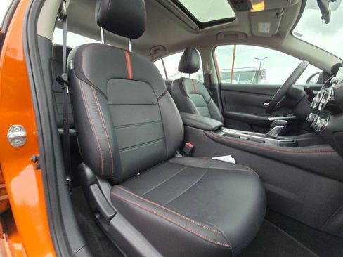 Used 2024 Nissan Sentra SR w/ SR Premium Package image 12