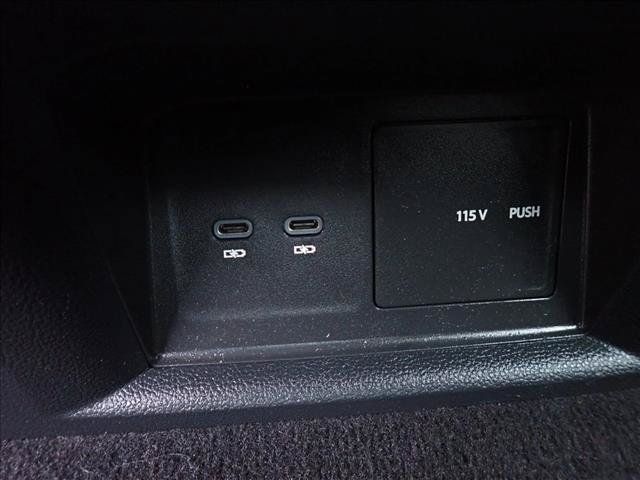 Used 2022 Volkswagen Atlas SEL R-Line AWD/4WD image 11