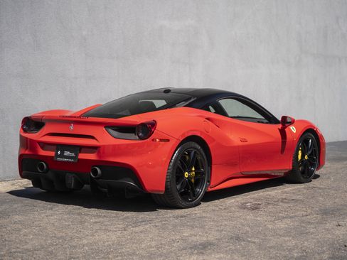 Certified 2017 Ferrari 488 GTB RWD image 5