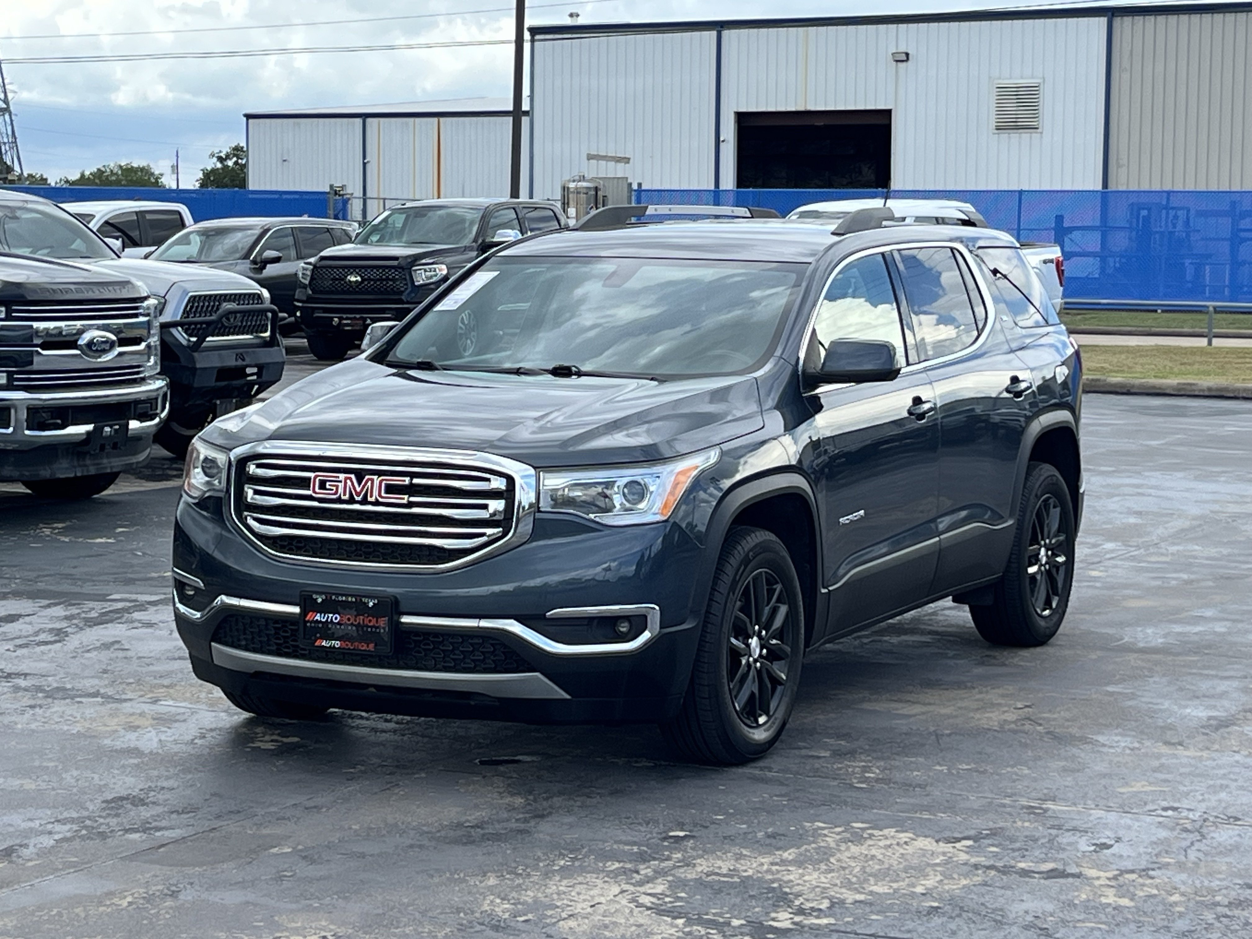 Used 2019 GMC Acadia SLT AWD/4WD image 3