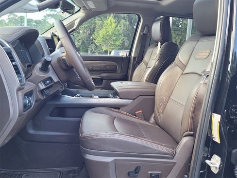 New 2025 RAM 2500 Limited image 10