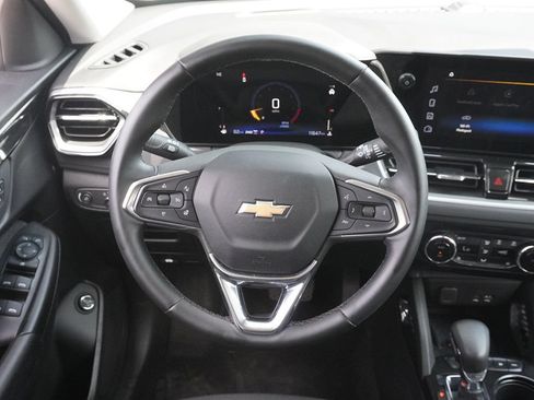 Used 2025 Chevrolet TrailBlazer LT w/ Convenience Package AWD/4WD image 44