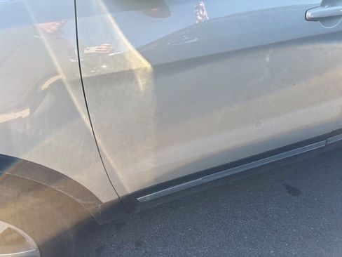 Used 2018 Ford Explorer XLT w/ Equipment Group 202A image 4