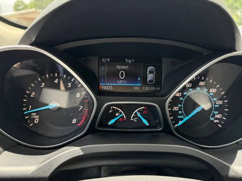 Used 2015 Ford Escape SE w/ Equipment Group 201A FWD image 25