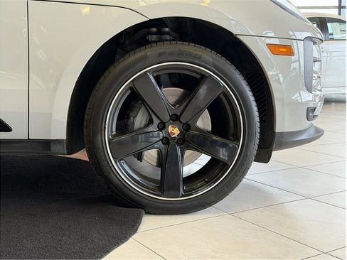 Used 2021 Porsche Macan S image 9