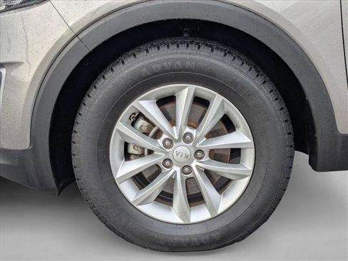 Used 2017 Kia Sorento LX w/ LX Convenience Package image 25