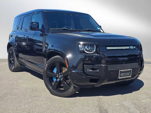 Used 2022 Land Rover Defender 110 V8 image 1