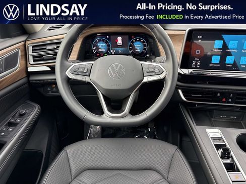Used 2024 Volkswagen Atlas SE AWD/4WD image 13