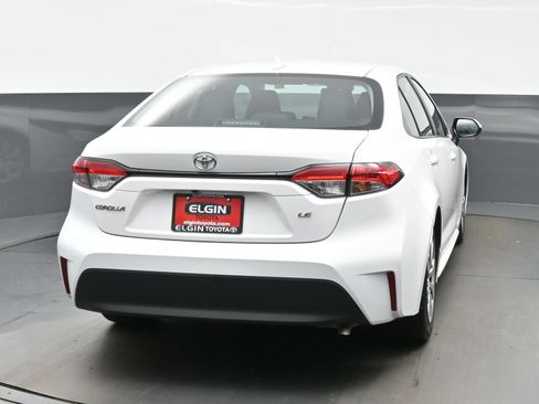Used 2024 Toyota Corolla LE FWD image 5