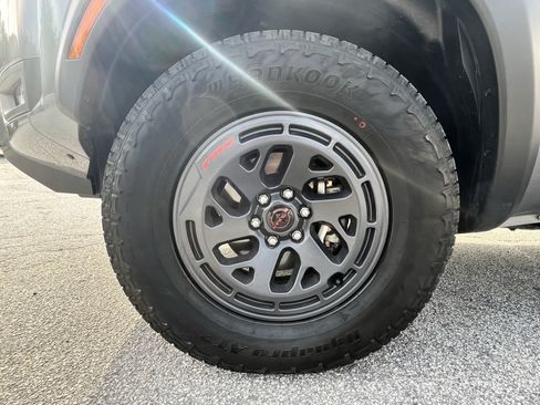 Used 2026 Nissan Frontier PRO-4X AWD/4WD image 13