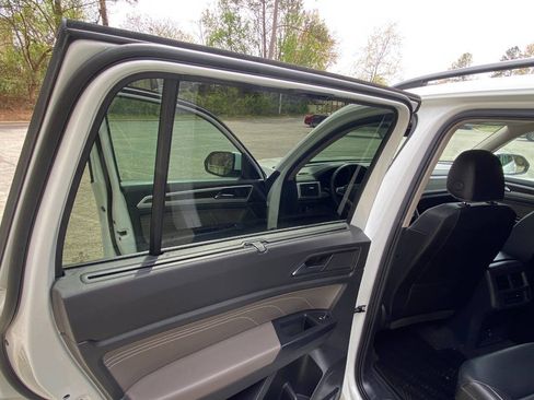 Used 2021 Volkswagen Atlas SE AWD/4WD image 44