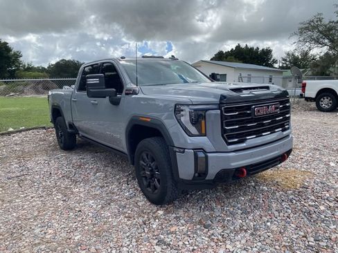 Used 2024 GMC Sierra 2500 AT4 w/ AT4 Premium Plus Package AWD/4WD image 3