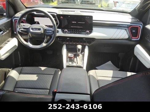 Used 2025 GMC Canyon AT4 w/ AT4X AEV Edition AWD/4WD image 15
