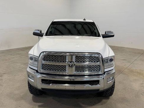 Used 2017 RAM 3500 Laramie w/ Convenience Group AWD/4WD image 4