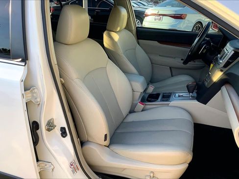 Used 2014 Subaru Outback 2.5i Limited image 6