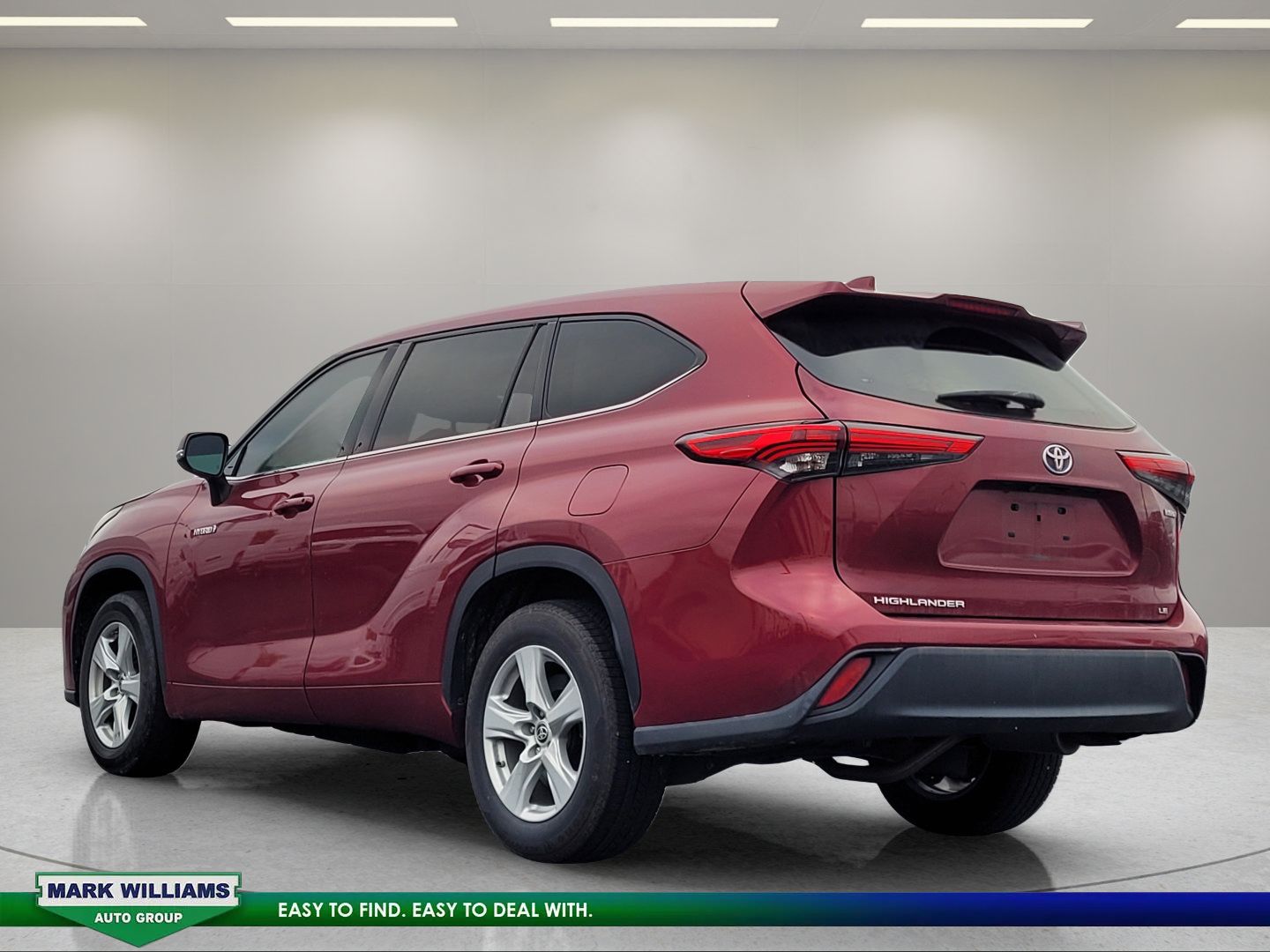 Used 2020 Toyota Highlander LE FWD image 6
