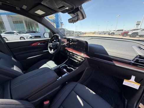 Used 2026 Chevrolet Traverse LT image 34