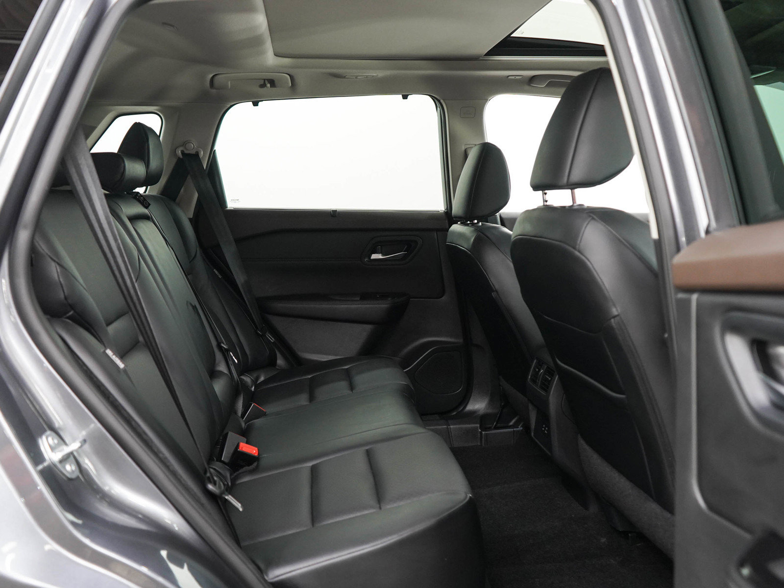 Used 2023 Nissan Rogue SV w/ SV Premium B Package AWD/4WD image 12