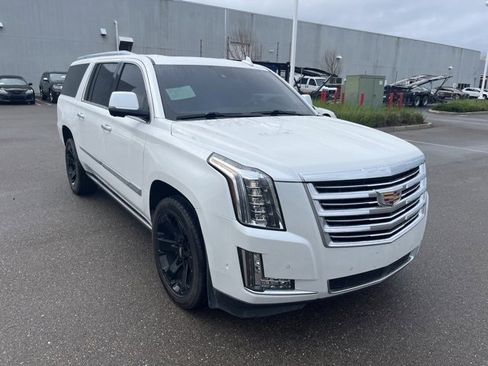 Used 2020 Cadillac Escalade ESV Platinum image 3