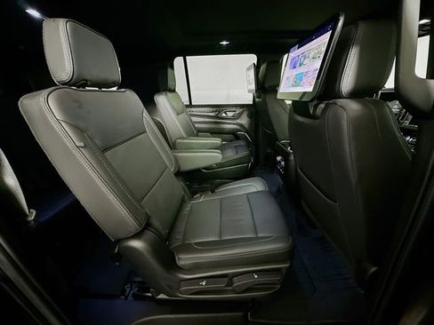 Used 2023 GMC Yukon XL Denali w/ Denali Reserve Package image 30