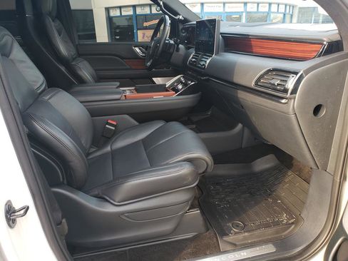 Used 2024 Lincoln Navigator Reserve image 18