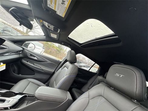 New 2026 Buick Envista Sport Touring image 18
