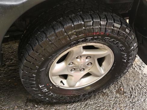 Used 2002 Toyota Tacoma PreRunner image 21